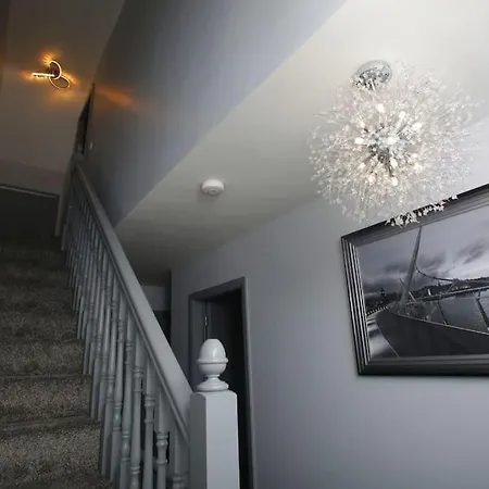 Luxury Townhouse: L/Derry City Bt48 7Jx Exterior photo
