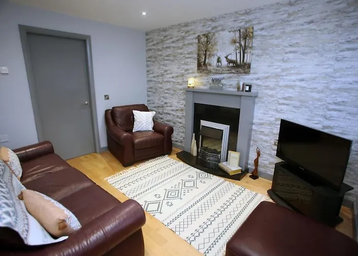 Luxury Townhouse: L/Derry City Bt48 7Jx