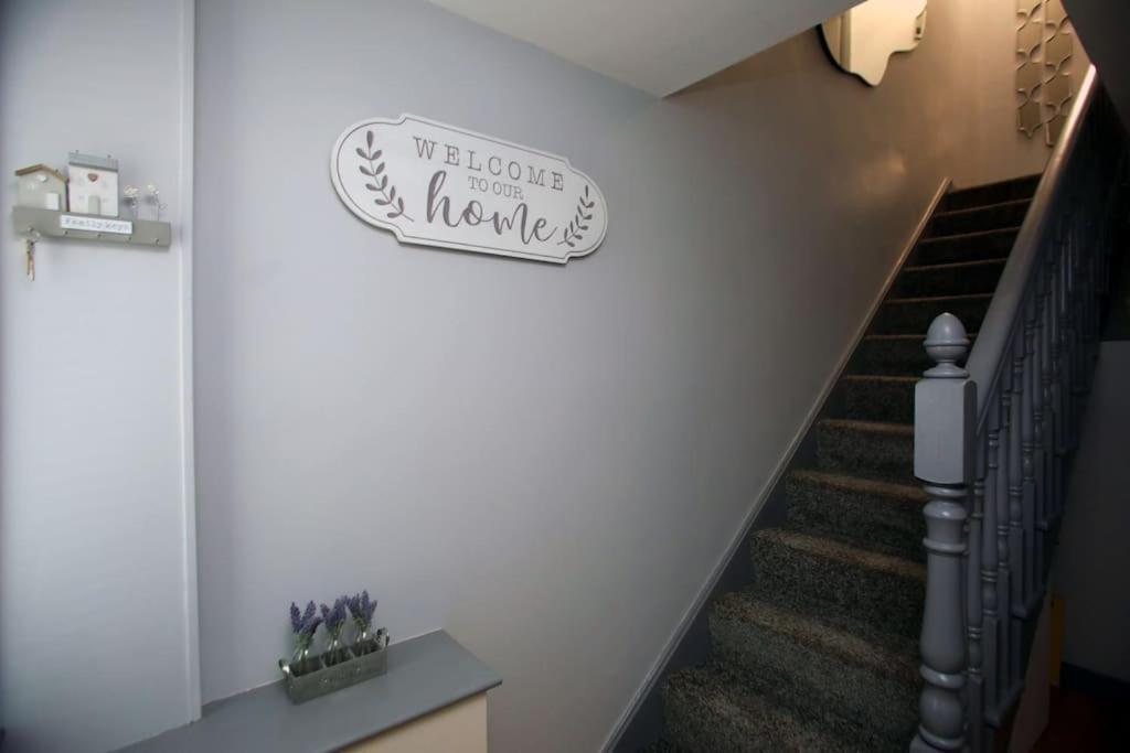 Luxury Townhouse: L/derry Bt48 7jx *