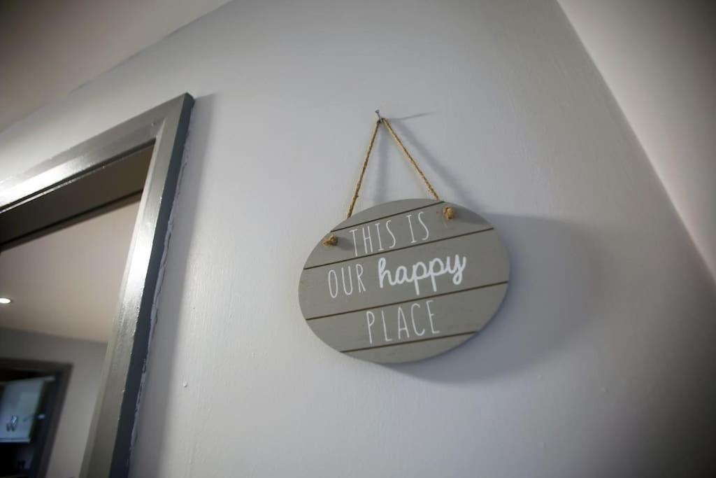 Luxury Townhouse: L/derry Bt48 7jx Apartment