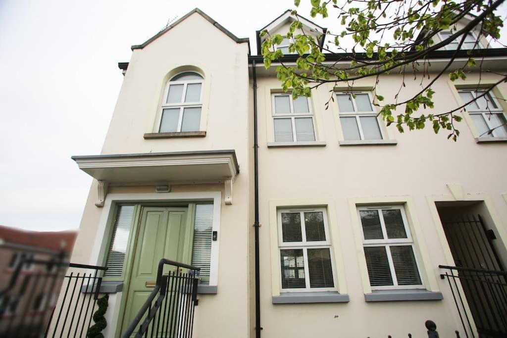 Apartment Luxury Townhouse: L/derry Bt48 7jx *